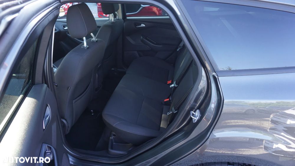 Ford Focus 1.5 TDCi DPF Start-Stopp-System Aut. Business - 9