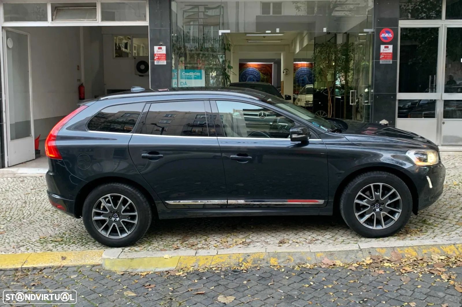 Volvo XC 60 2.0 D4 R-Design Summum Geartronic - 1