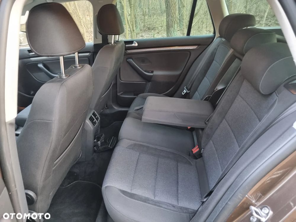 Volkswagen Golf 1.6 TDI DPF BlueMotion Technology Style - 19