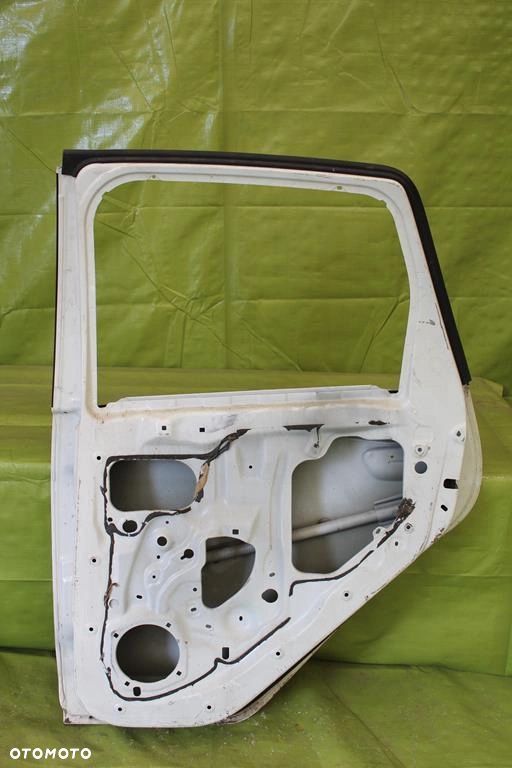 Drzwi Mitsubishi Colt VI tył prawy 2004-2012r. - 2