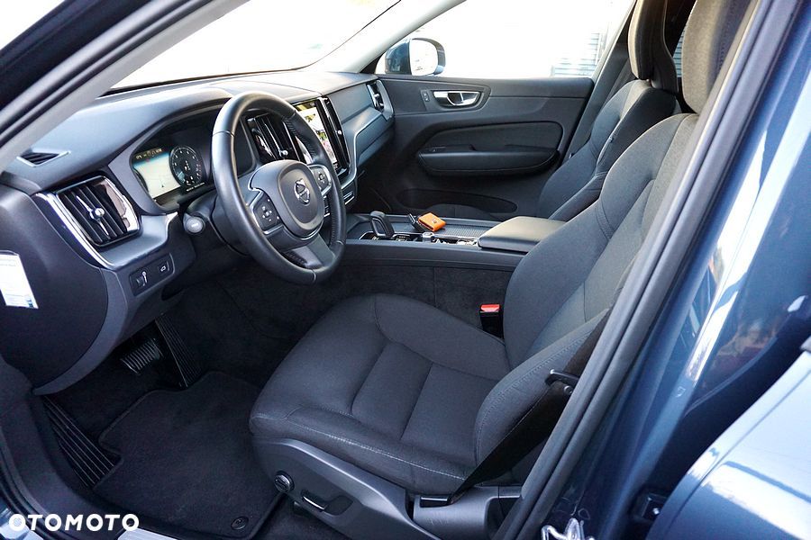 Volvo XC 60 B4 B Geartronic Momentum Pro - 22