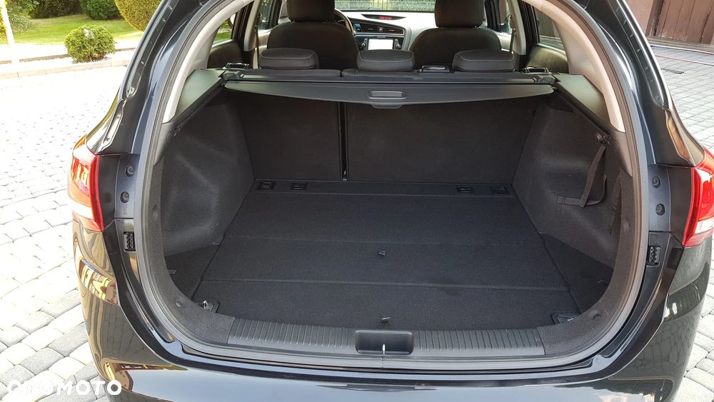 Kia Ceed 1.6 GDI Platinum Edition - 29