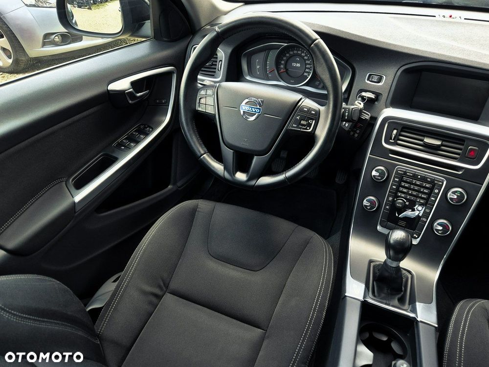 Volvo S60 D3 Momentum - 27