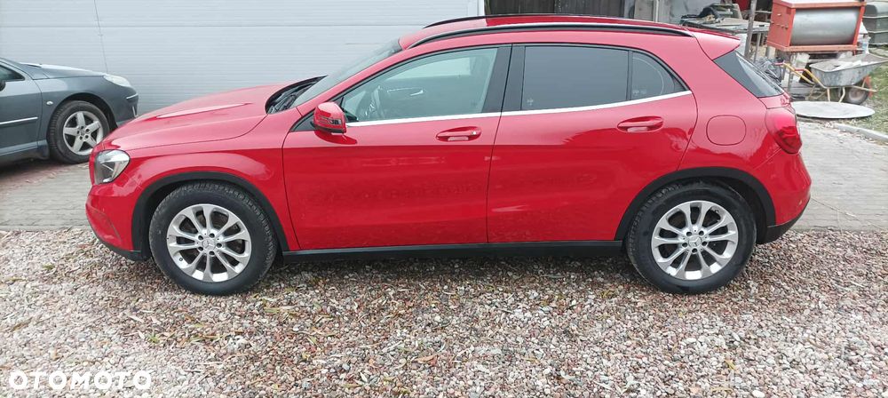 Mercedes-Benz GLA 250 4Matic 7G-DCT StreetStyle - 5