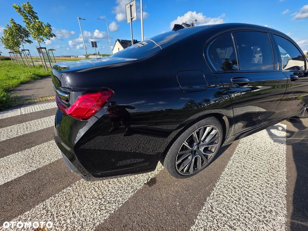 BMW Seria 7 - 11