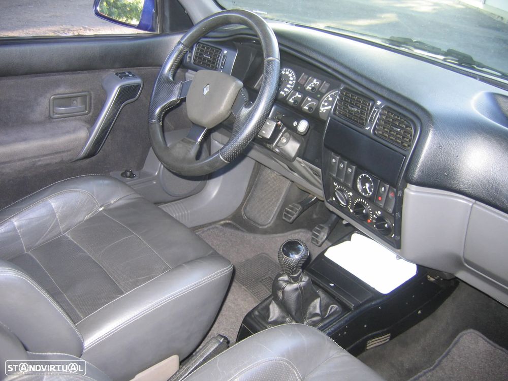 Renault 19 Cabriolet 1.8 - 11