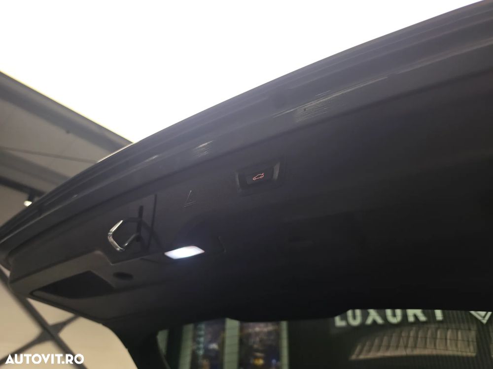 BMW Seria 5 520d Aut. M Sport Edition - 38