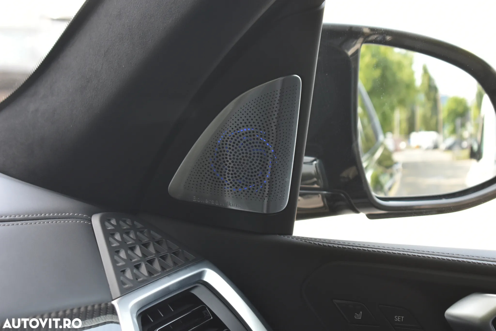 BMW X7 M60i xDrive AT MHEV - 27