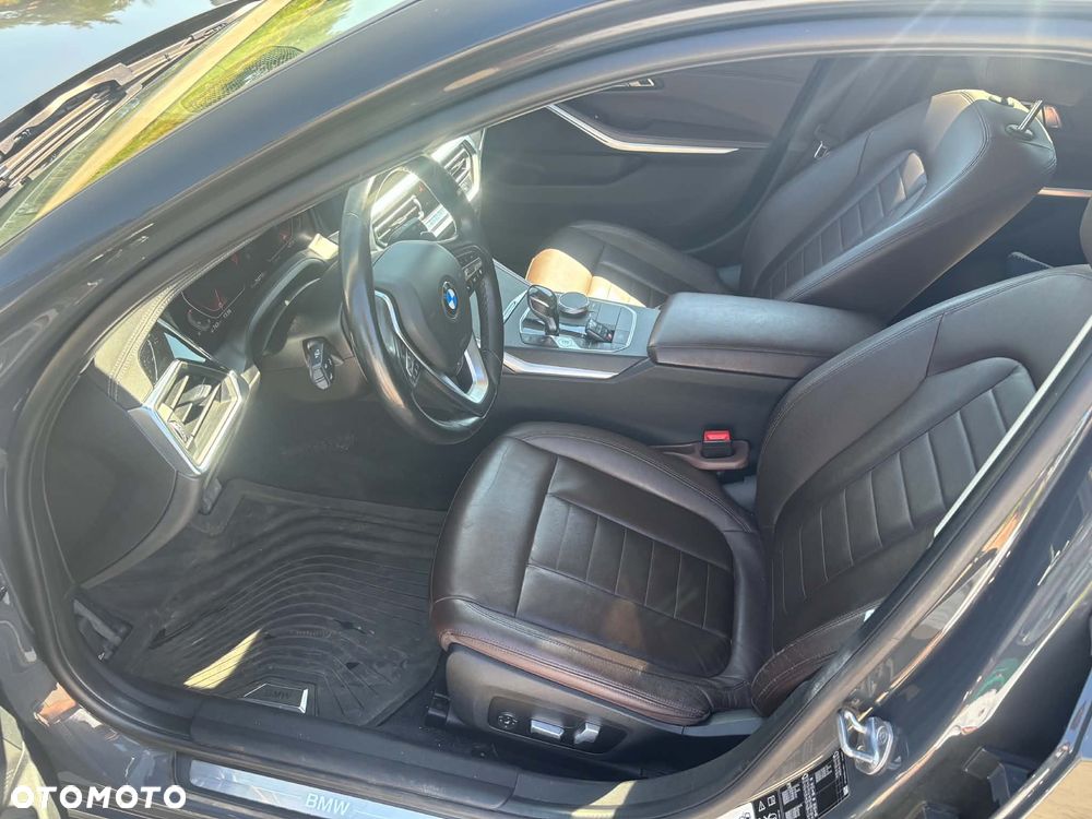 BMW Seria 3 320d xDrive Luxury Line Purity - 14