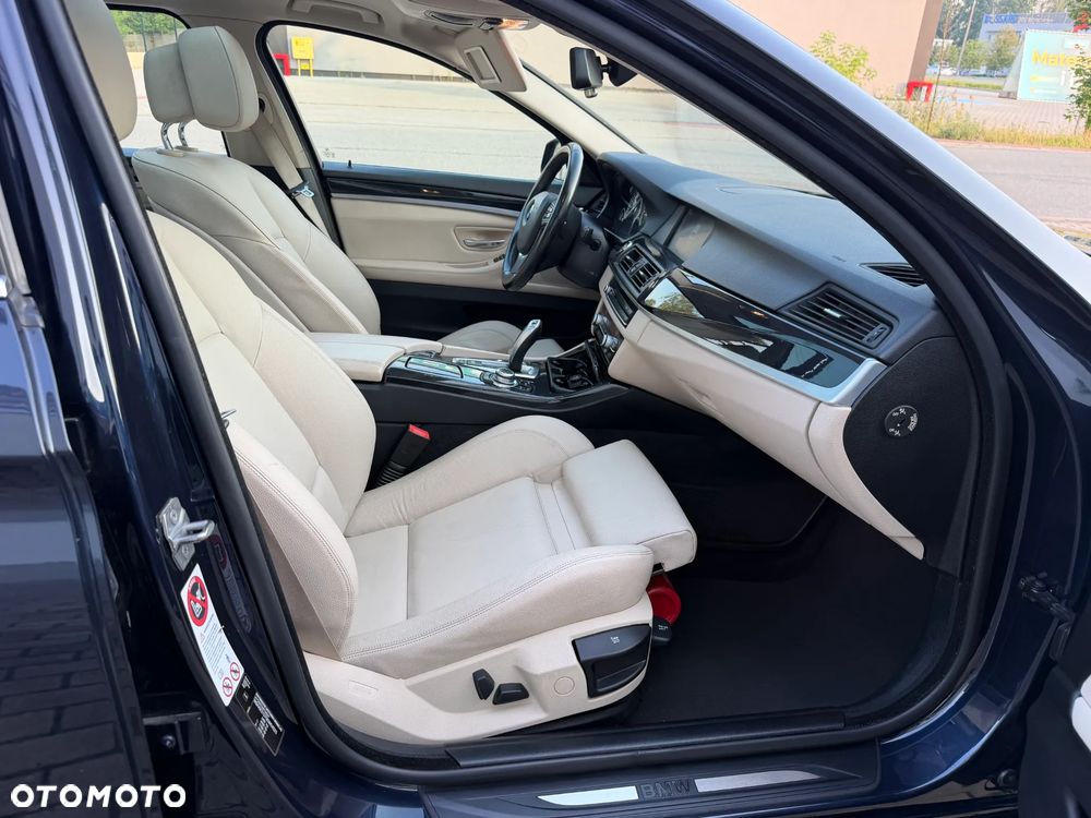 BMW Seria 5 525d Sport-Aut Luxury Line - 10