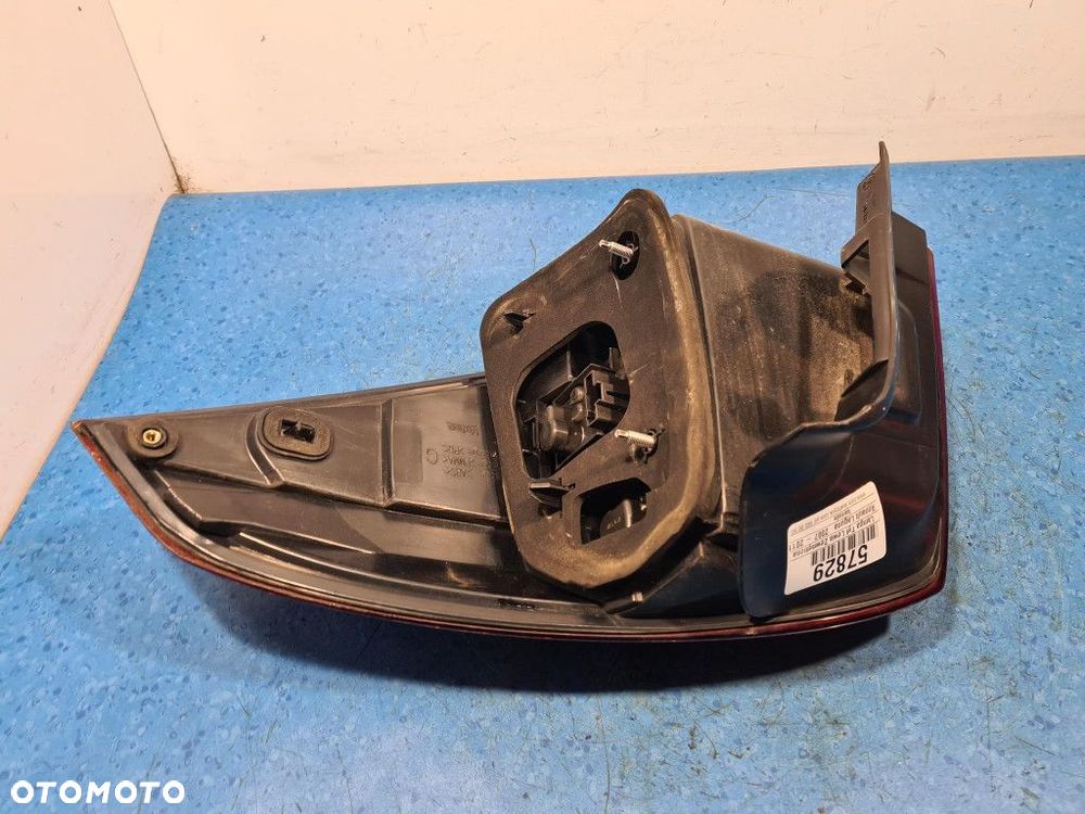 RENAULT LAGUNA III KOMBI LAMPA TYŁ LEWA ZEWNĘTRZNA - 9