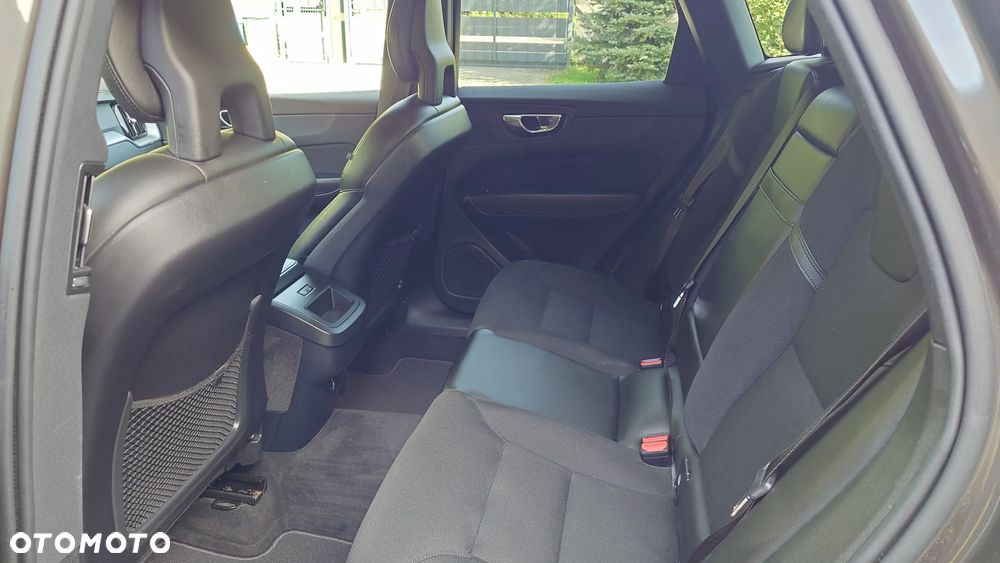 Volvo XC 60 D4 AWD Momentum - 16