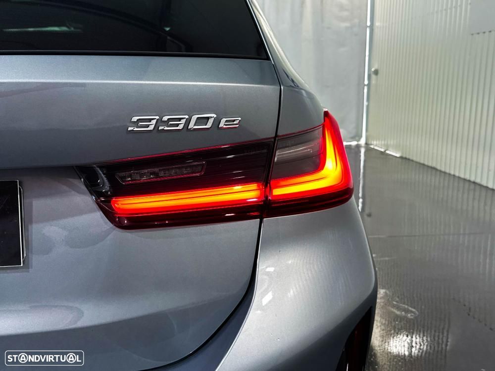 BMW 330 e Pack 50 anos M Auto - 53