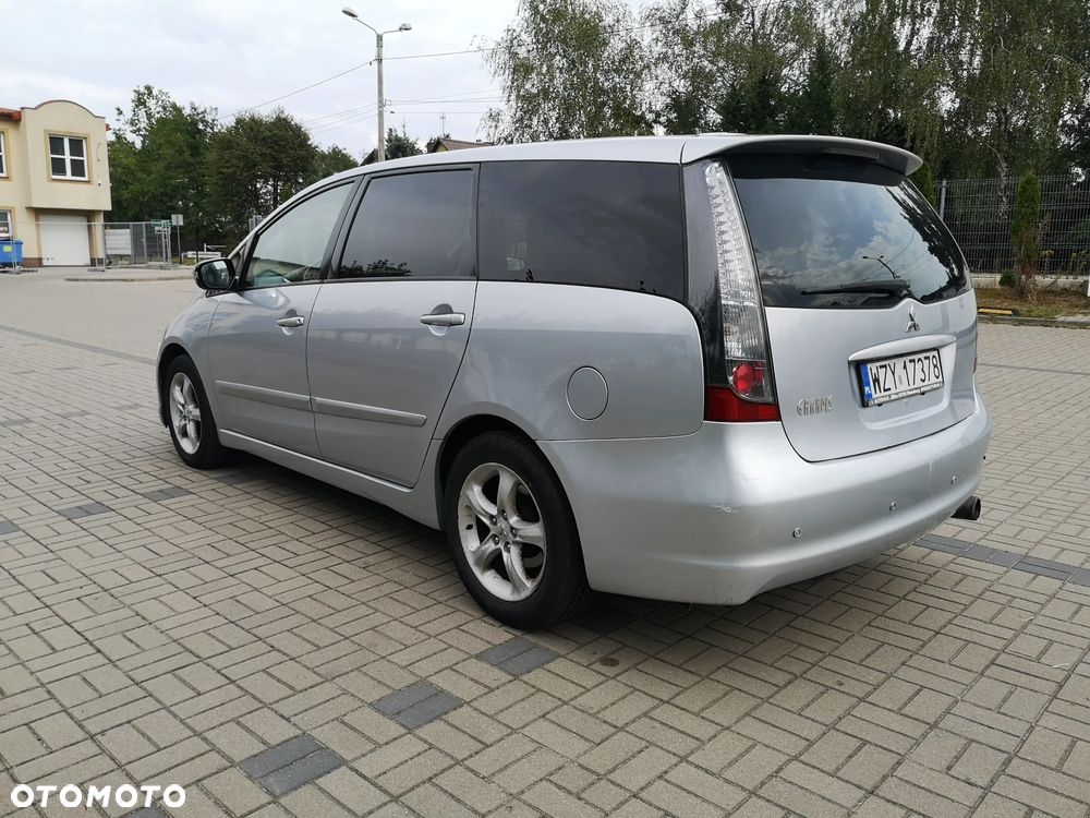 Mitsubishi Grandis - 6