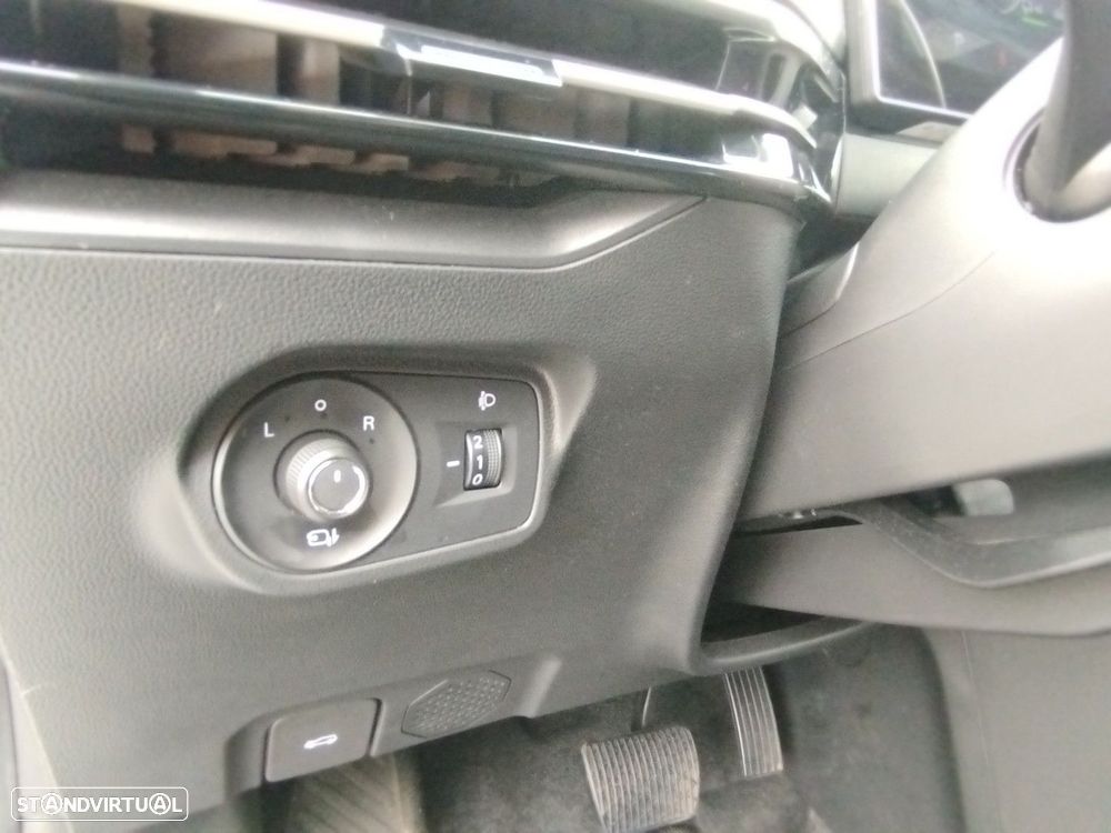 MG MG4 64 kWh Luxury - 38