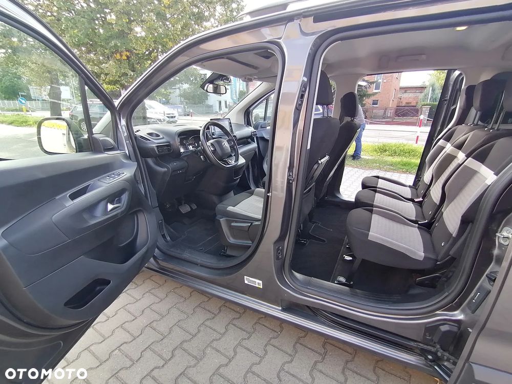 Citroën Berlingo XL 7-Sitzer PureTech 130 EAT8 FEEL - 22
