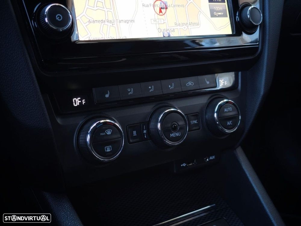 Skoda Octavia Break 2.0 TDI DSG RS - 33