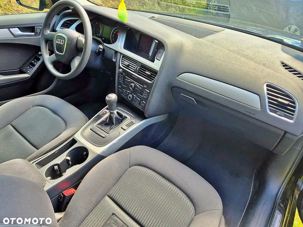 Audi A4 Avant 2.0 TDI DPF Ambiente - 8