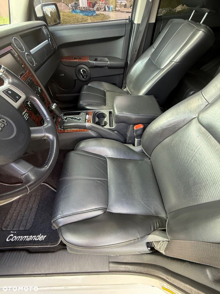 Jeep Commander 5.7 V8 Limited - 23