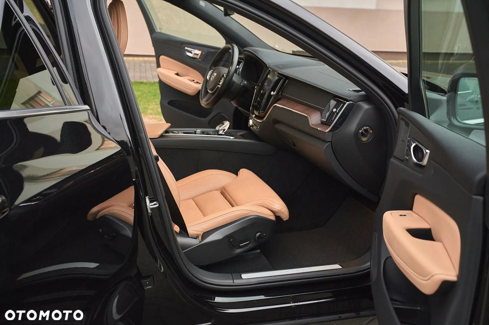 Volvo XC 60 B5 D AWD Inscription - 21