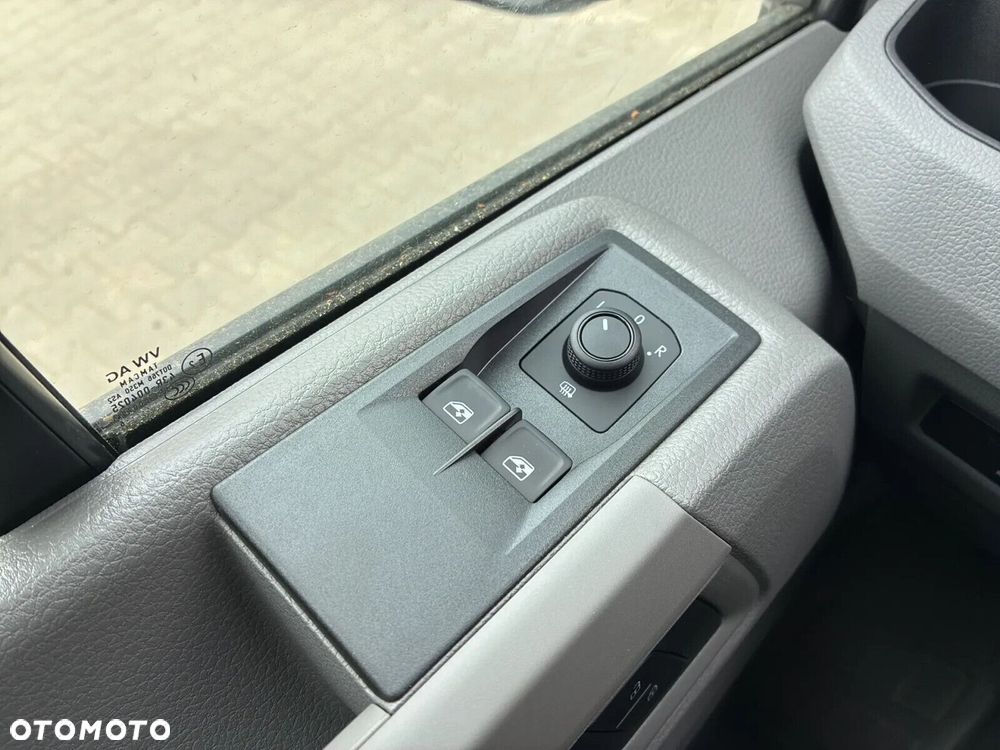Volkswagen Crafter 35 Furgon L4H3, 2.0 TDI 140 KM, Wysoki dach, r. o. 4490mm - 29