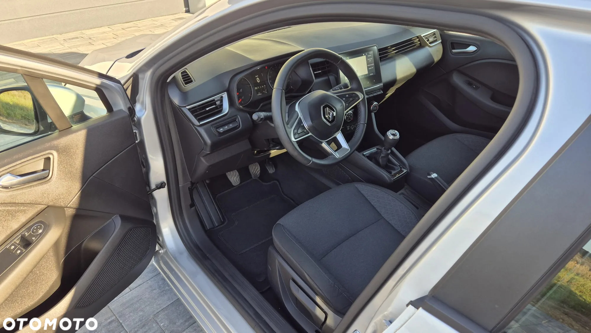 Renault Clio BLUE dCi 100 EVOLUTION - 9