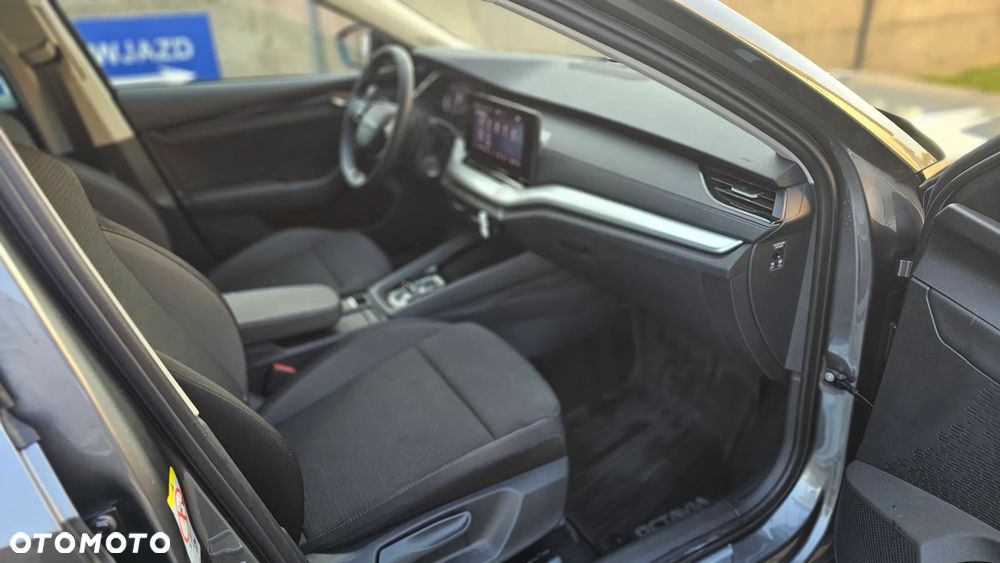 Skoda Octavia 1.5 TSI mHEV Selection DSG - 8