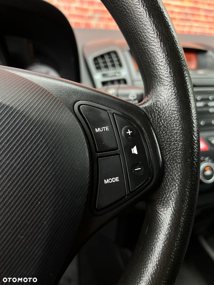 Kia Ceed - 24