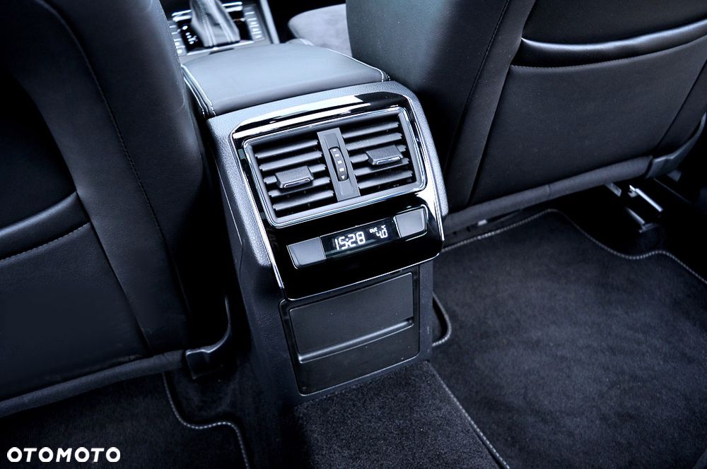 Skoda Superb 1.5 TSI DSG Sportline - 21