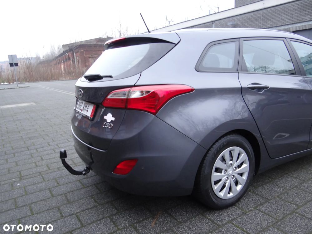 Hyundai i30 blue Kombi 1.6 CRDi Classic Navigation - 15