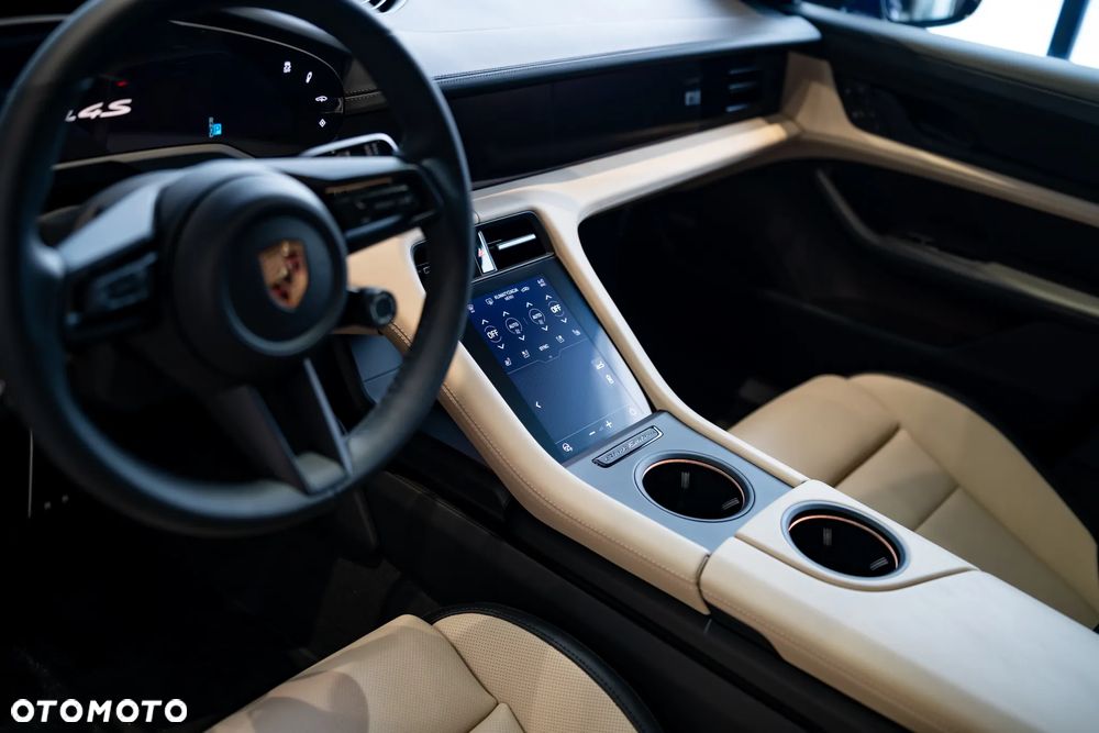 Porsche Taycan 105kWh 4S Black Edition - 14