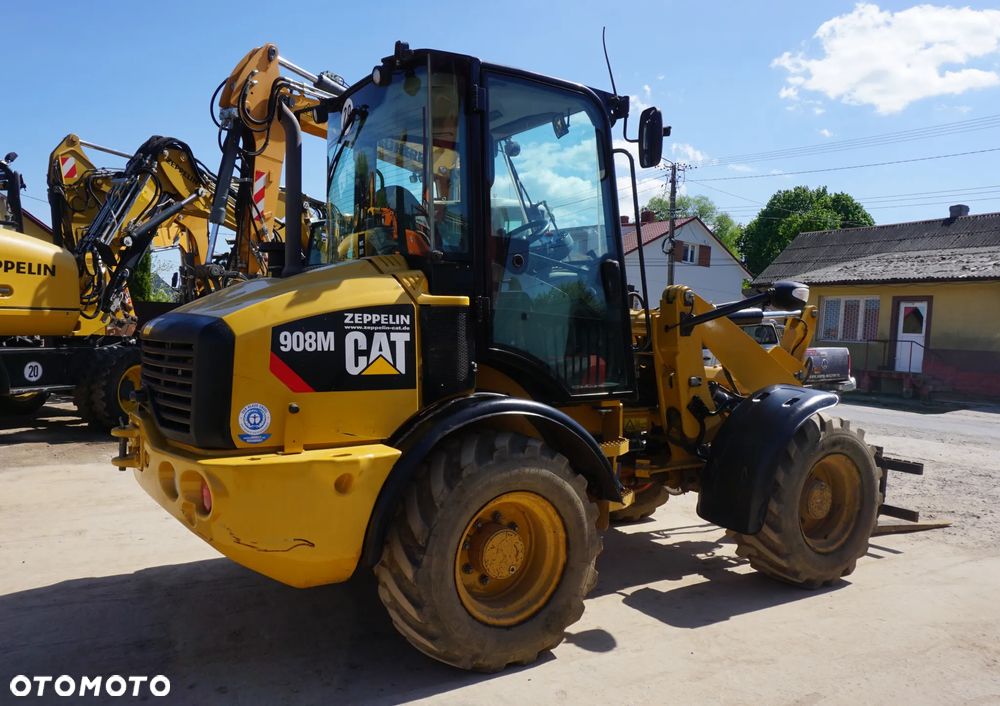 Caterpillar CAT 908 M - 4