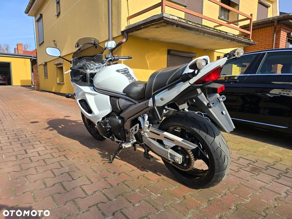 Suzuki GSX - 3