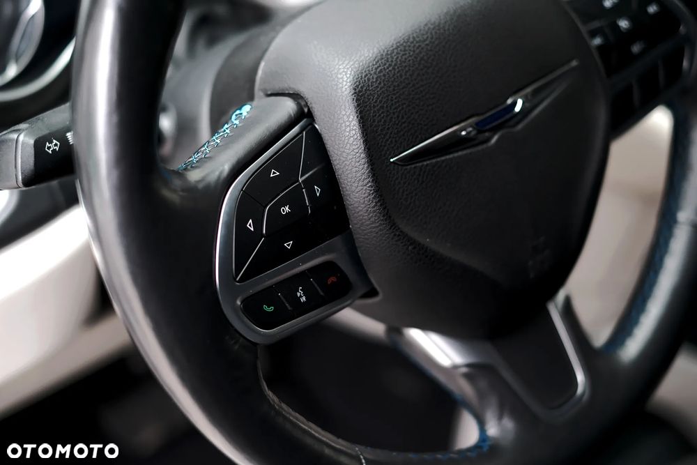 Chrysler Pacifica - 27