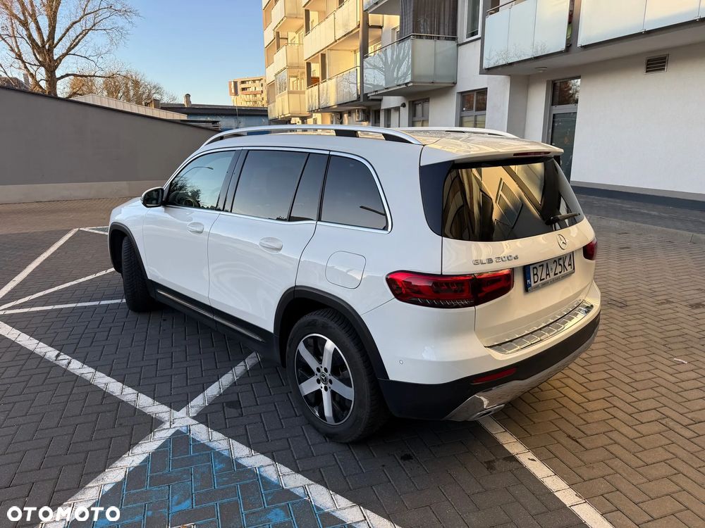 Mercedes-Benz GLB 200 d 4Matic 8G-DCT - 4