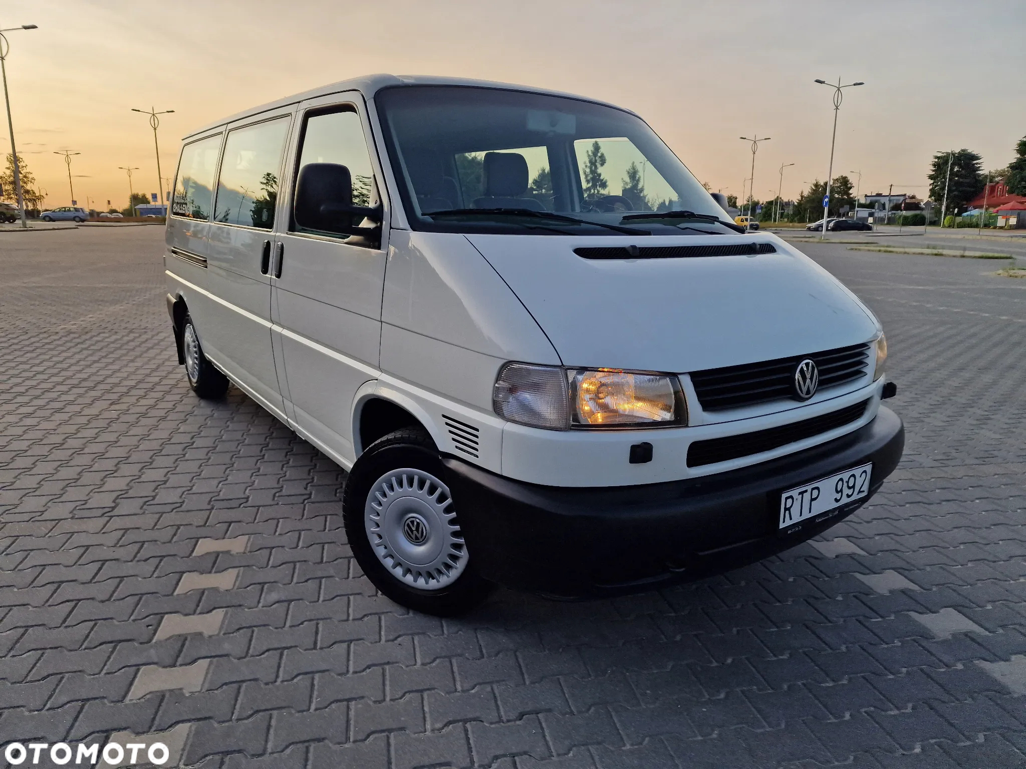 Volkswagen Caravelle GL - 29