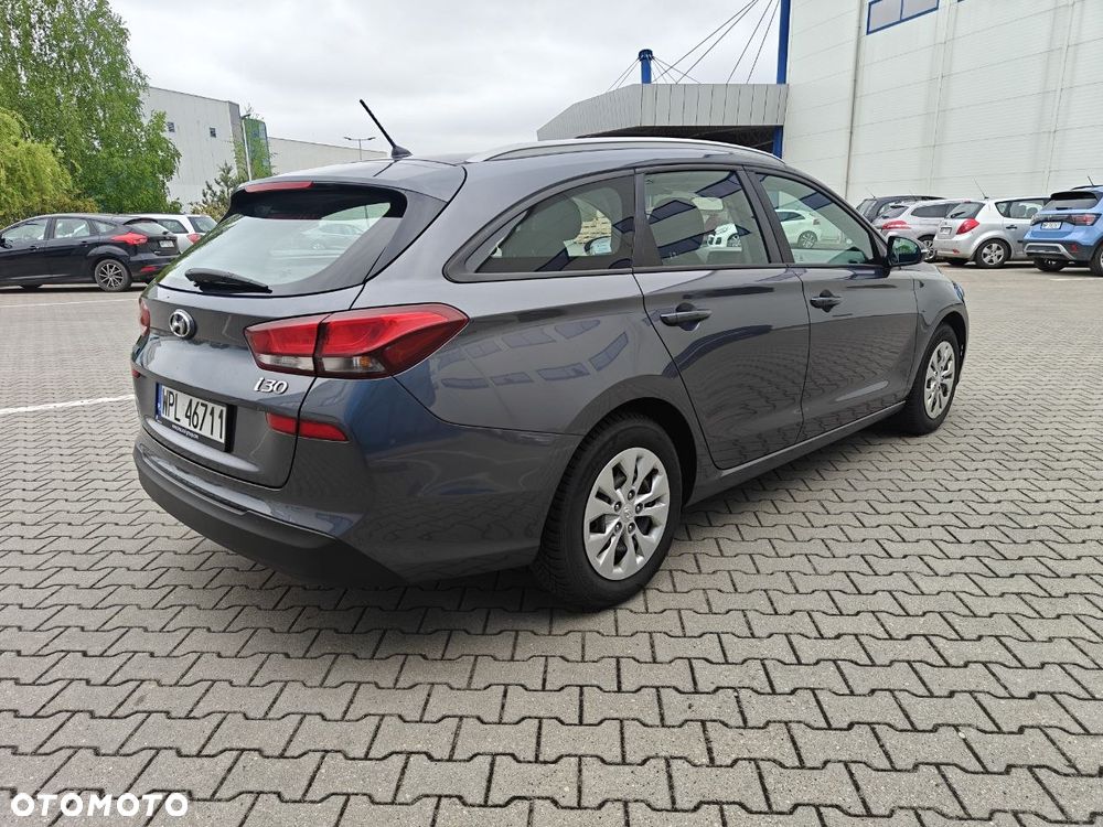 Hyundai i30 1.6 D Classic + - 9