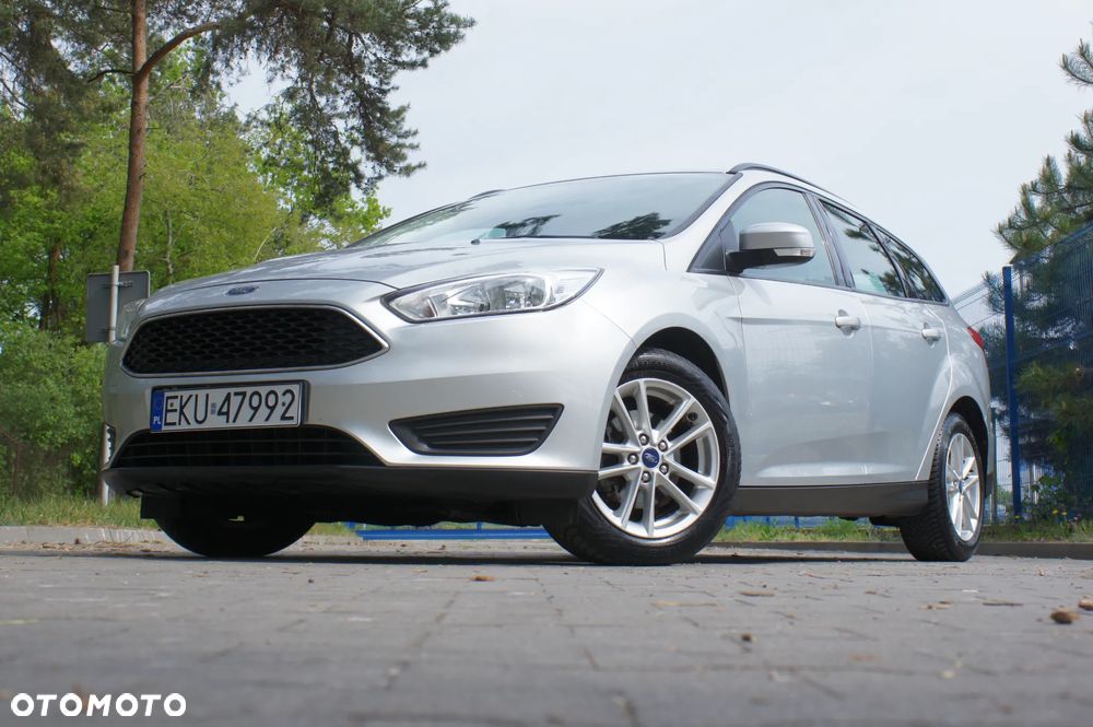 Ford Focus 1.5 TDCi DPF Start-Stopp-System Ambiente - 11
