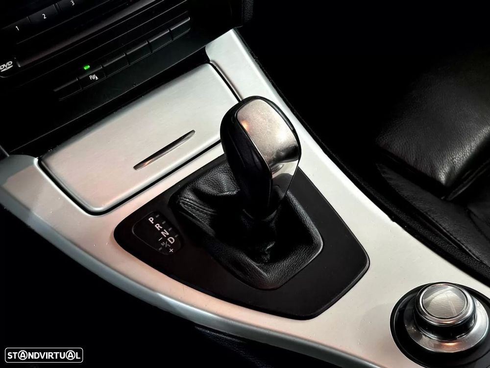 BMW 320 d Coupe Auto - 29