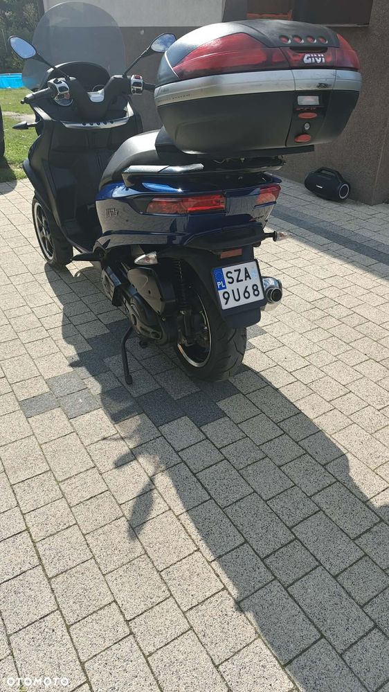 Piaggio MP-3 - 16