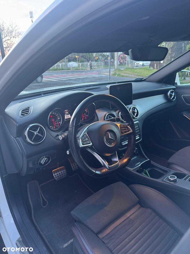 Mercedes-Benz GLA - 5