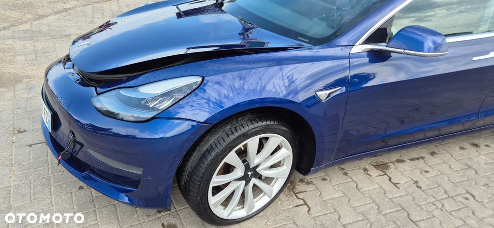 Tesla Model 3 - 10