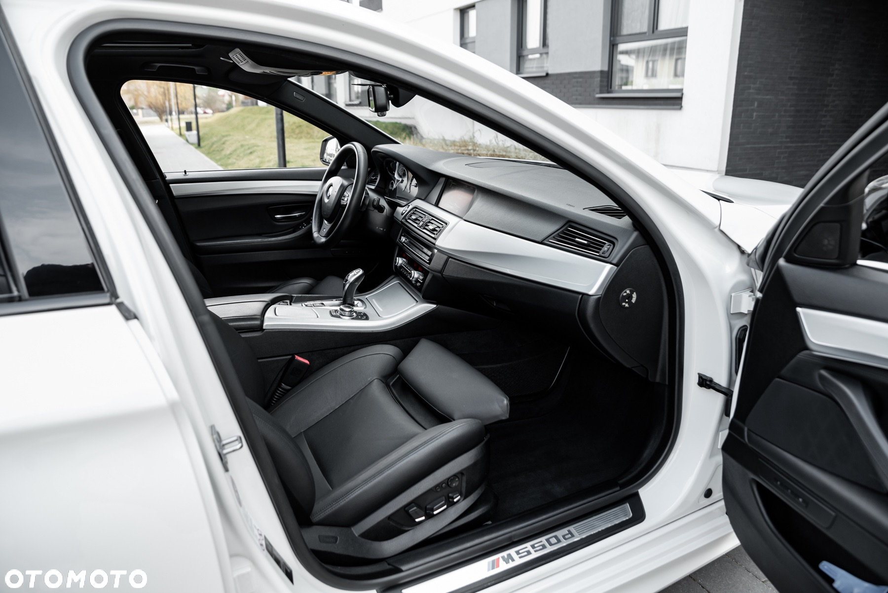 BMW Seria 5 M550d xDrive Touring Sport-Aut - 26
