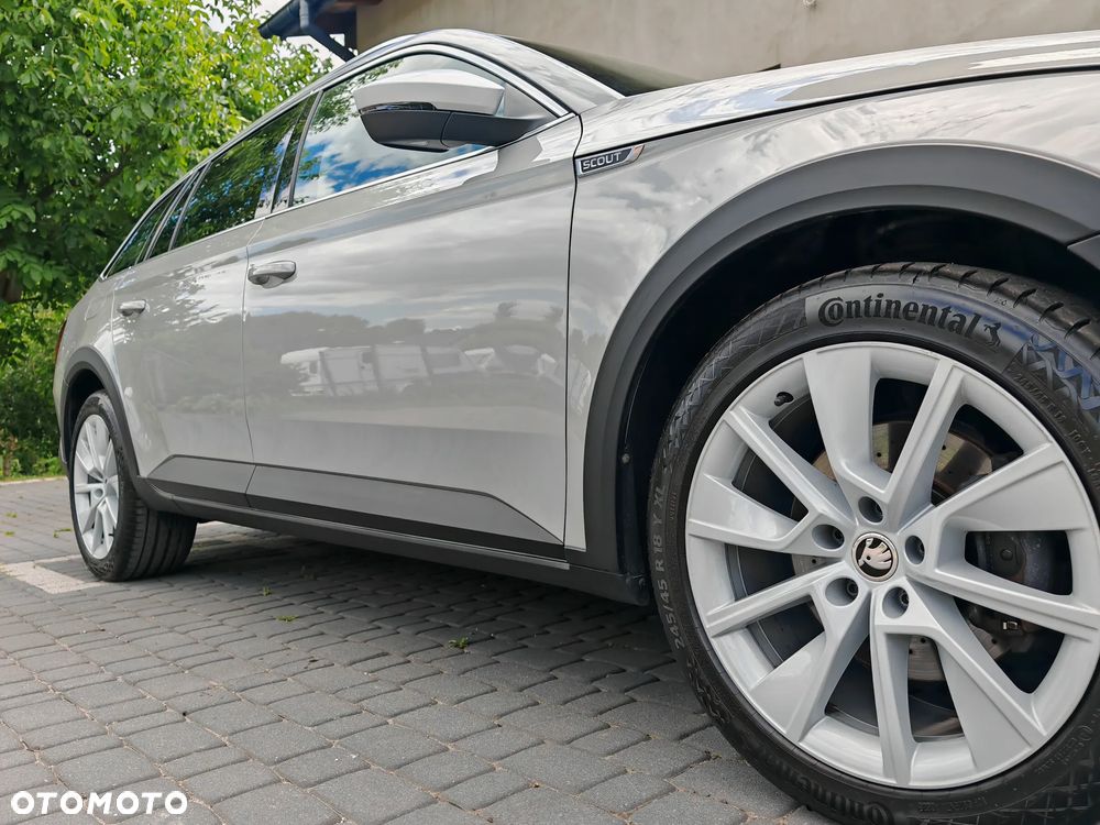 Skoda Superb 2.0 TDI SCR 4x4 Scout DSG - 15