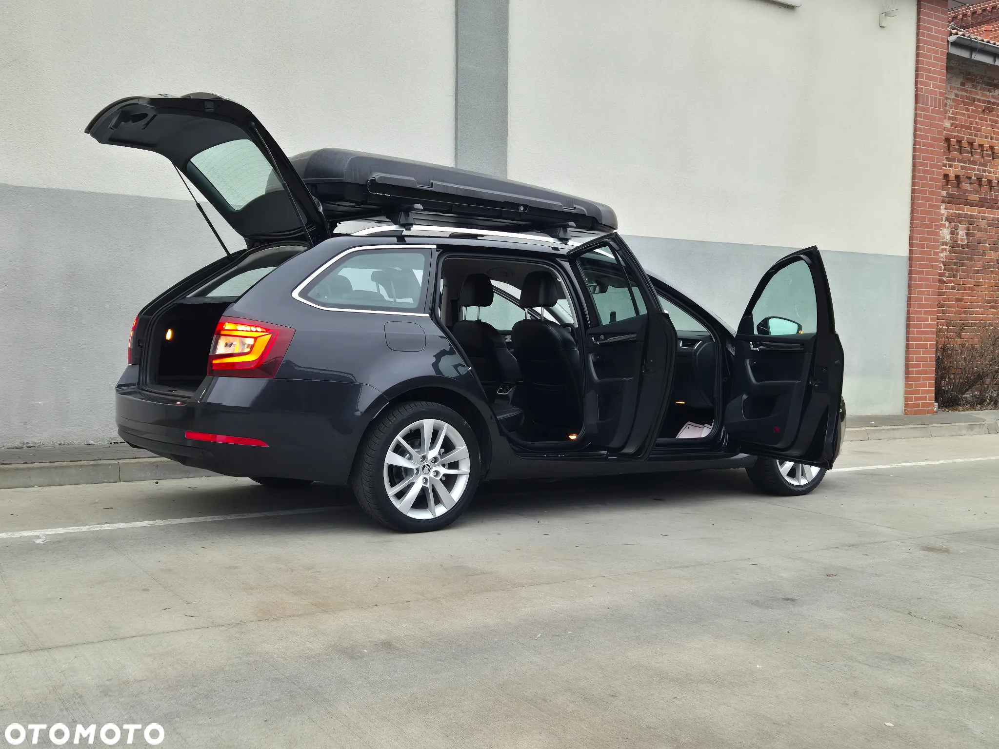 Skoda Octavia 1.5 TSI ACT DSG L&K - 6