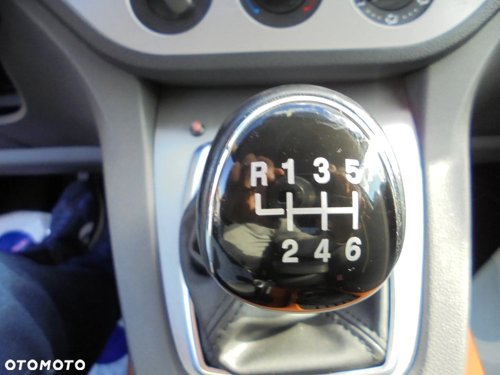 Ford Kuga 2.0 TDCi 2x4 Trend - 35