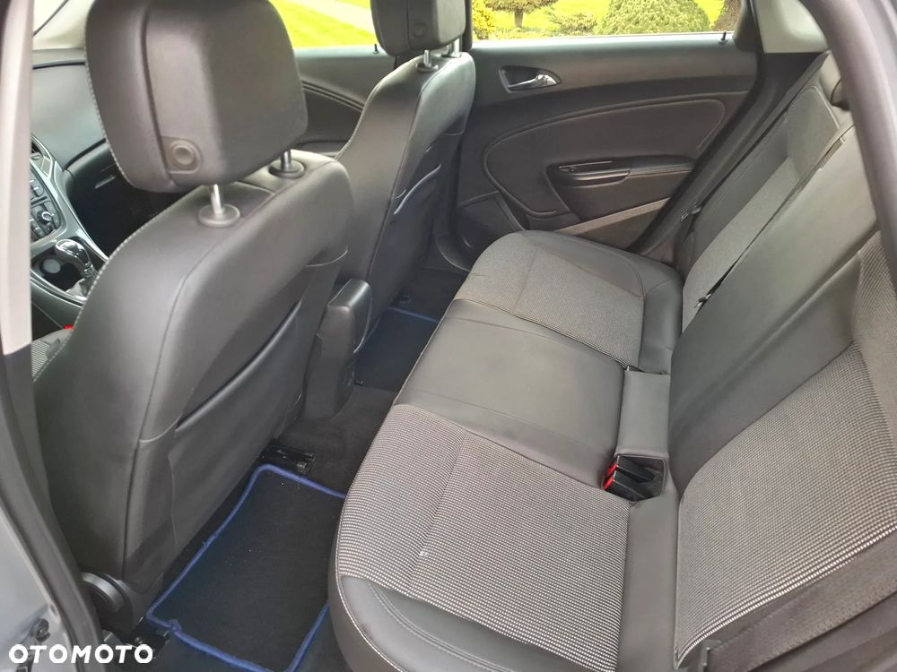 Opel Astra 1.4 T Cosmo - 25