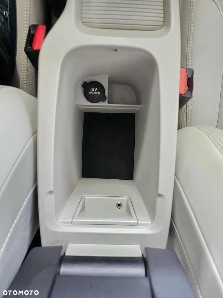 Volvo V40 T4 Kinetic - 20