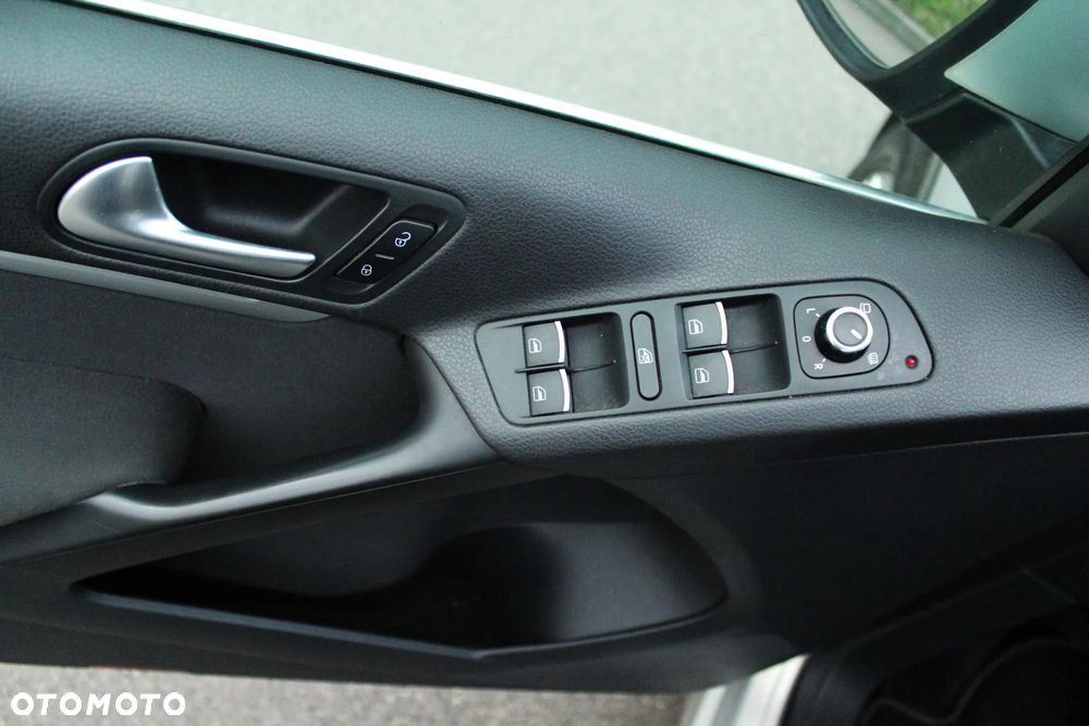 Volkswagen Tiguan 2.0 TDI DPF BlueMotion Technology Sport & Style - 25