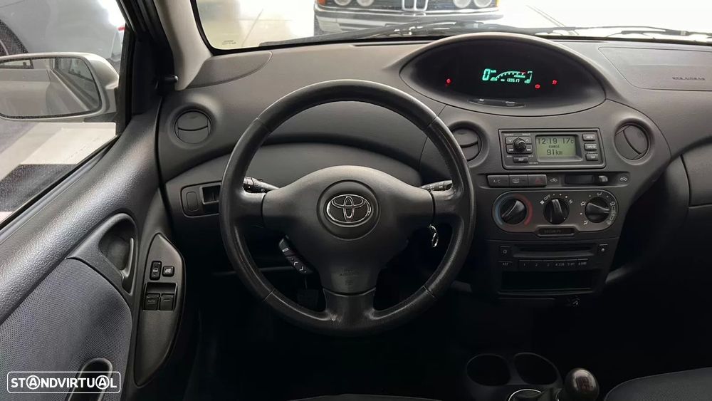 Toyota Yaris 1.0 Sol AC - 13